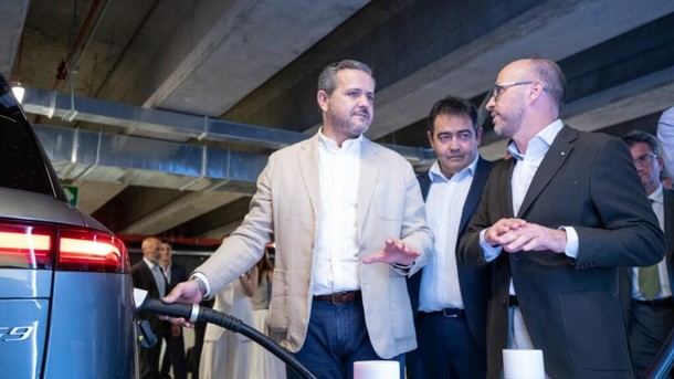 Madrid inaugura el mayor punto de recarga de vehículos eléctricos en Nuevos Ministerios