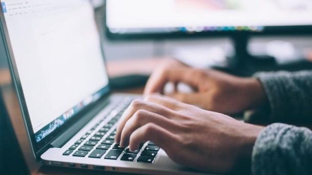 Madrid destina 1,3 millones a la formación en IA y ciberseguridad para empleados municipales