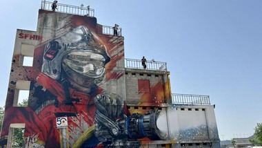 Madrid compite por el título de Mejor Mural del Mundo con una obra homenaje a los bomberos