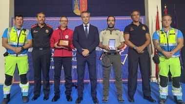 Madrid recibe la Medalla al Mérito por su gestión de emergencias en Pozuelo de Alarcón