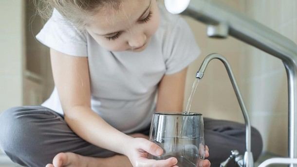 Madrid, la región española con menor consumo de agua embotellada