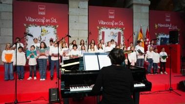 Cerca de 400.000 personas disfrutan de las actividades navideñas en Sol, con un aumento en las visitas al Belén