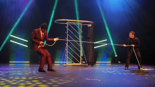 El ilusionista Hodei Magoa presenta 'Sensaciones' en el Teatro Jacinto Benavente