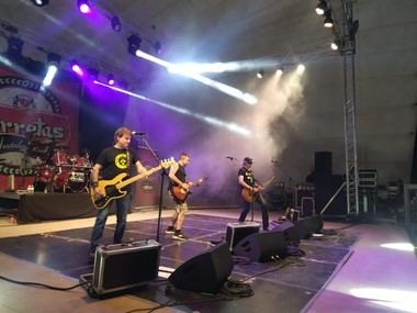 Finalistas del Certamen Roberto Mira se preparan para las Fiestas de Primavera en Hortaleza