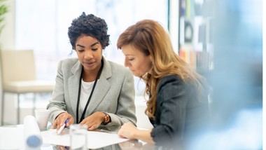 Más de 300,000 mujeres migrantes en Madrid representan el 47% de los afiliados extranjeros a la Seguridad Social