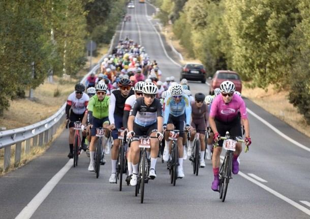 Cicloturistas rinden homenaje a Luis Pasamontes en la V Xcorial Xtreme
