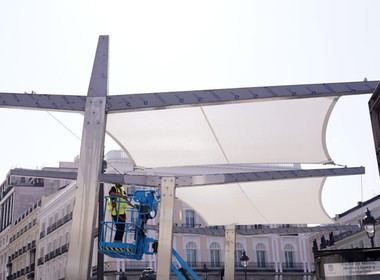 Los toldos de la Puerta del Sol se instalarán la próxima semana