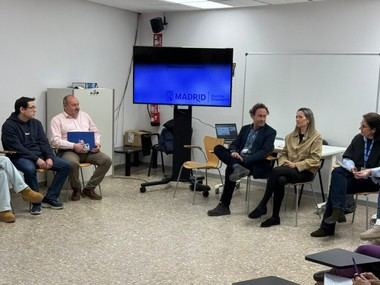 Chamartín impulsa visitas a vecinos para mejorar el acceso a servicios sociales