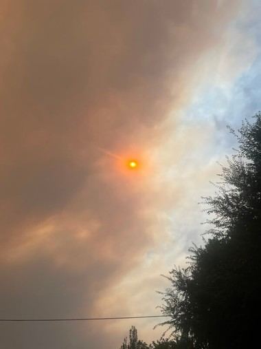 Moralzarzal enfrenta nubes de humo y ceniza por incendios en Madrid