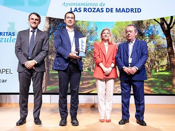 Las Rozas recibe tres Pajaritas Azules por su destacado reciclaje de papel y cartón