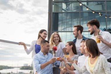 Claves para encontrar acompañante para acudir a eventos empresariales en Madrid
