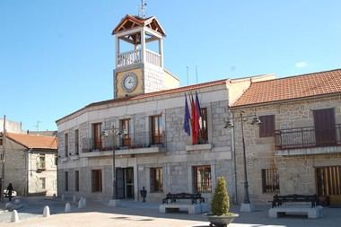 Retraso en la implementación del nuevo servicio de limpieza y recogida de residuos en Moralzarzal