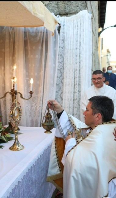 Valdemorillo celebra un emotivo Corpus Christi con tradición renovada