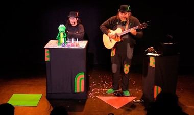 Cocodrilo Fermín trae risas y poesía al Parque del Teatro en Moralzarzal