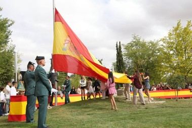 Villanueva de la Cañada celebra el Día de la Hispanidad con homenaje a la Guardia Civil