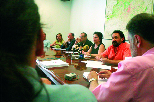 Varios concejales del Equipo de Gobierno, el martes en rueda de prensa  (Foto: RICARDO MIGUEL PEÑA)