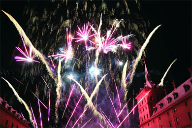 Imagen de los fuegos artificiales en la lonja en agosto del año pasado  (Foto: BLANCA CORTÉS GARZA)