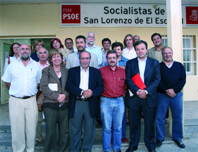 Foto de familia de los asistentes a la reunión celebrada el miércoles en San Lorenzo  (Foto:  CEDIDA)
